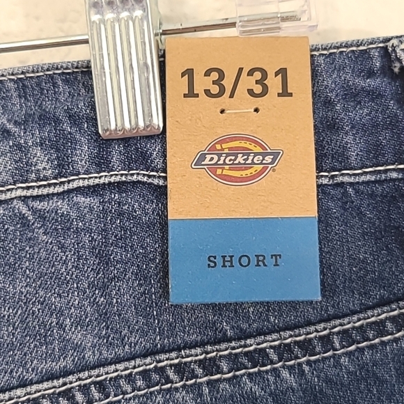 *NWT* DICKIES Stars & Stripes Print 5-Pocket Shorts, size 13/31 - Picture 6 of 7